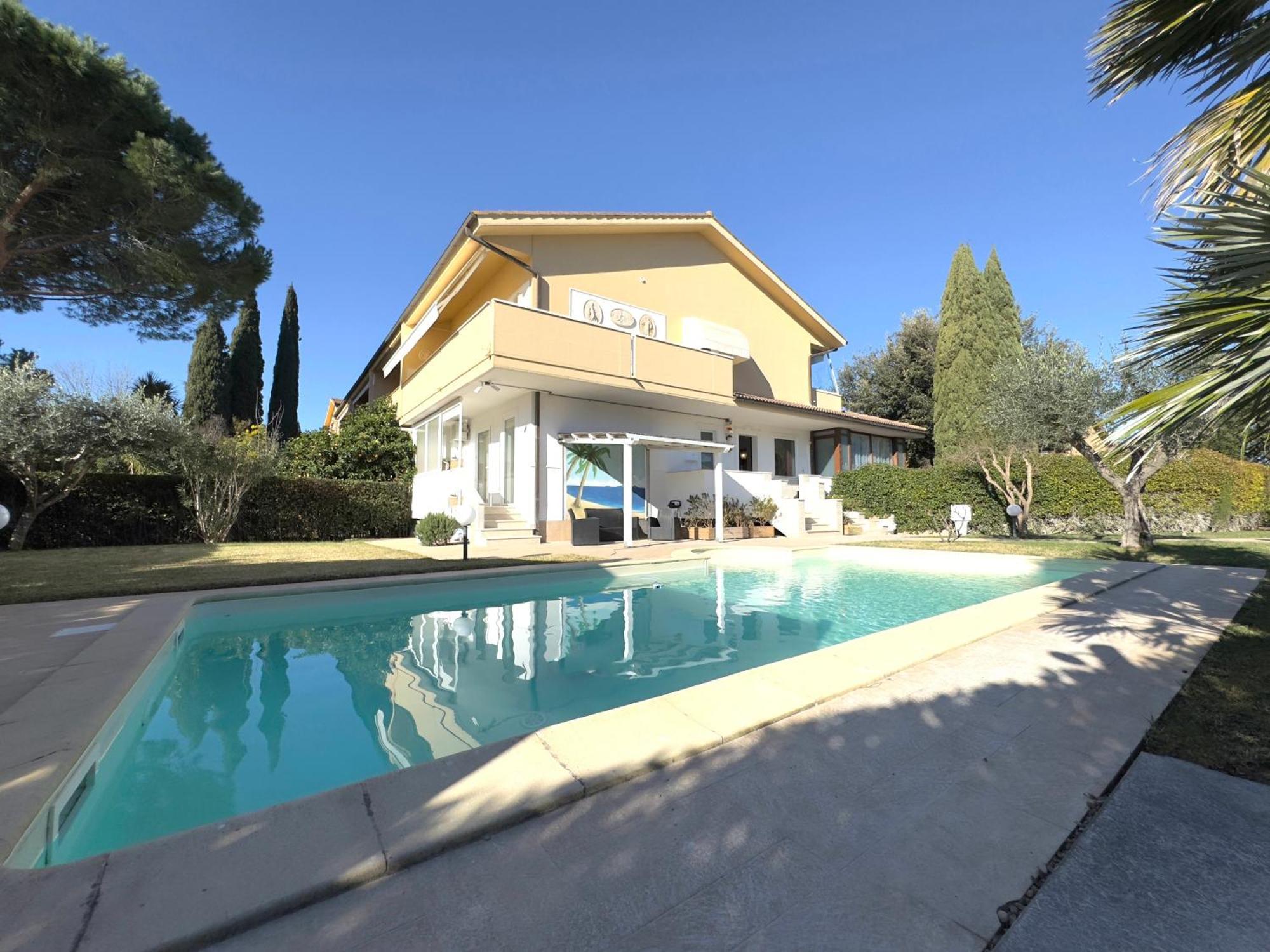 Residence Il Boschetto - Villa Con Piscina グロッセート エクステリア 写真